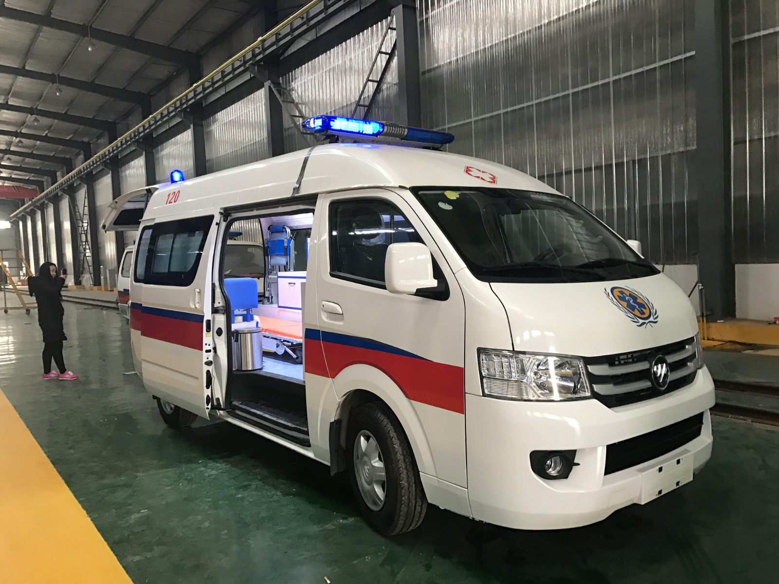 都兰县救护车转院