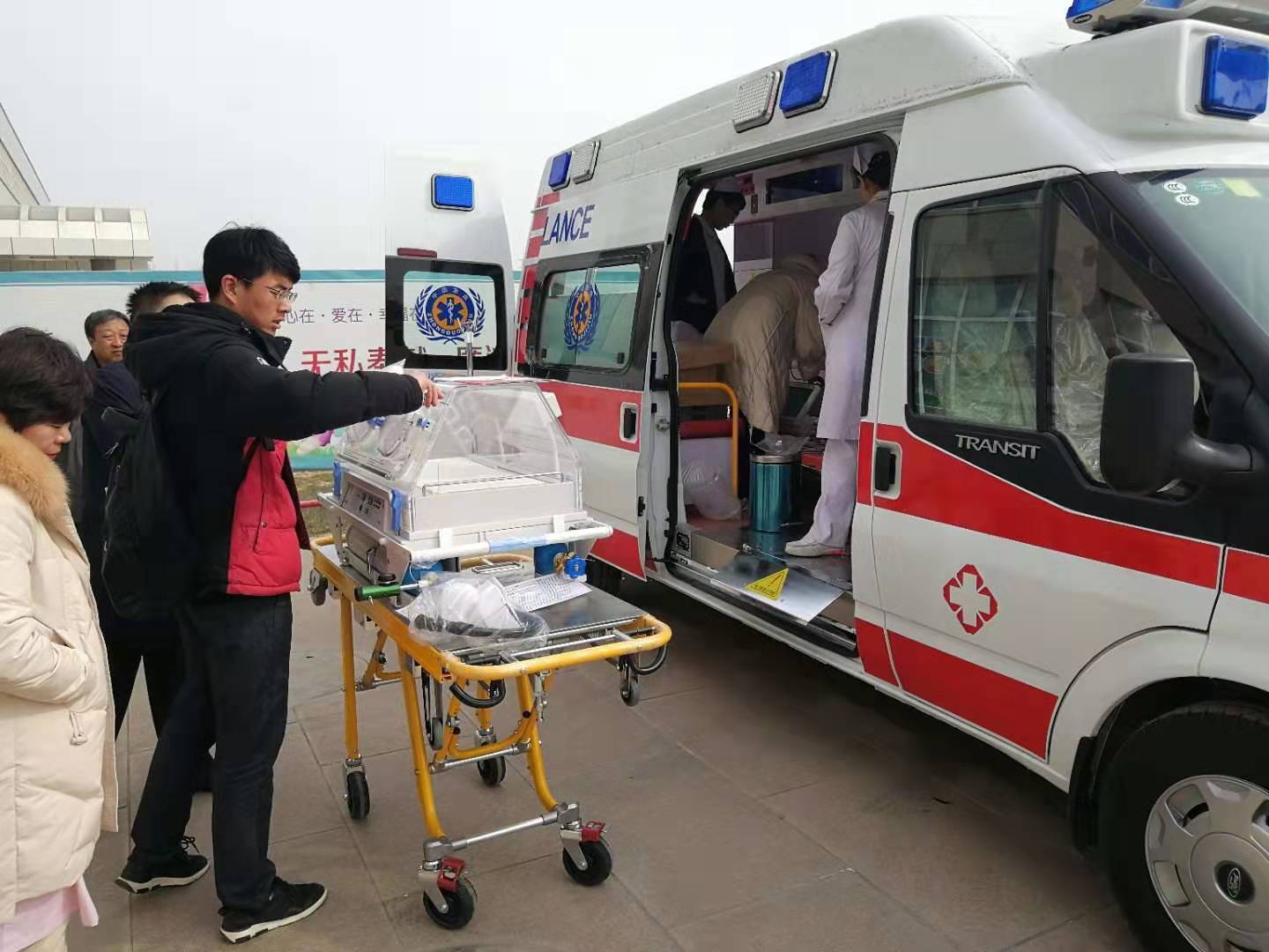 都兰县救护车转院